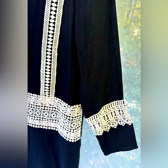 HOT & DELICIOUS BLACK LONG SLEEVE MINI-DRESS/TUNIC TOP W/EMBROIDERED TRIM. - Picture 6 of 9